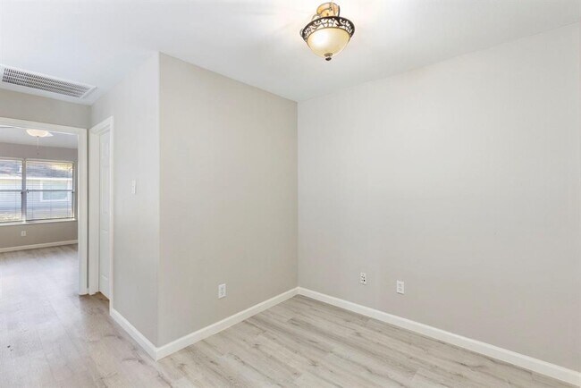 Building Photo - 79 Blue Creek Pl