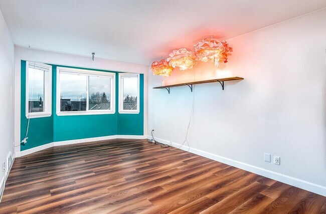 Building Photo - Cinnamon Ridge Condominiums - 2 bedrooms