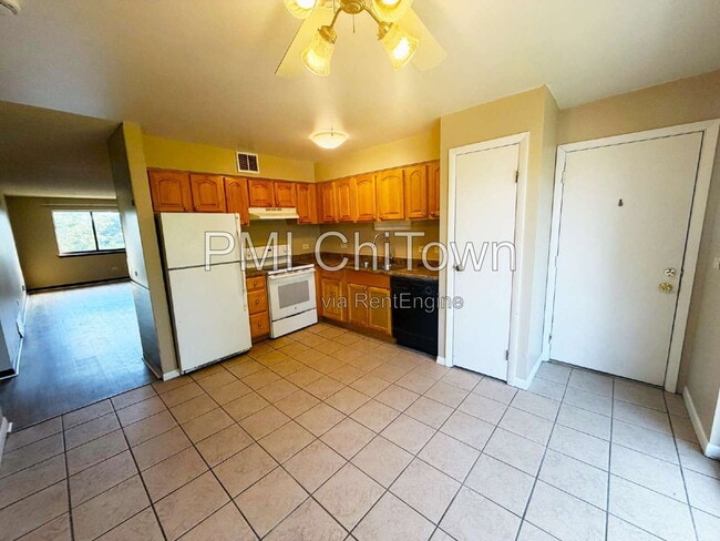 Building Photo - 1472 Carol Ct