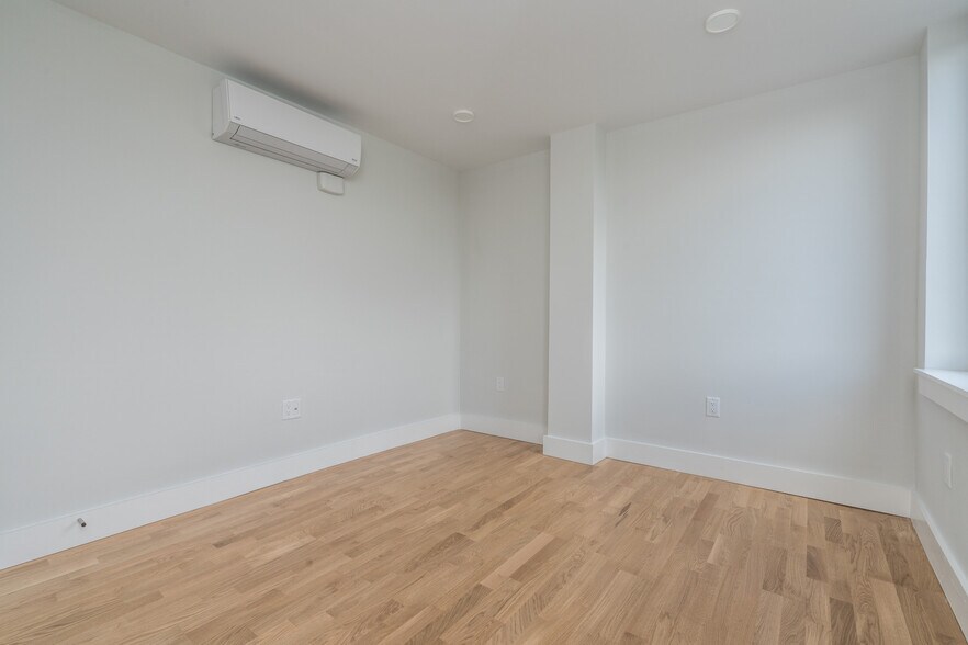 Building Photo - 334 Harvard St