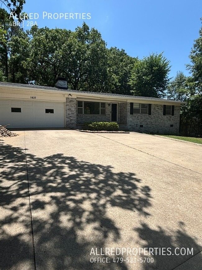 Building Photo - 1627 W Wedington-
