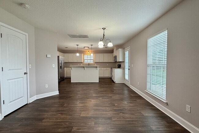 Building Photo - 309 Nashview Trail