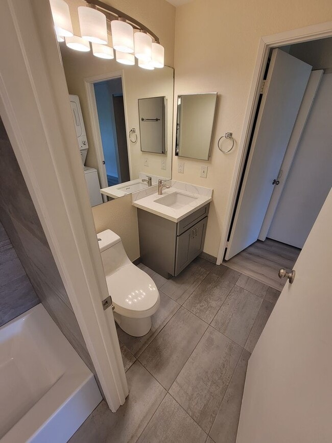 Building Photo - Available Now – Clean & Comfortable 2-Bedroom at Kihei Villages