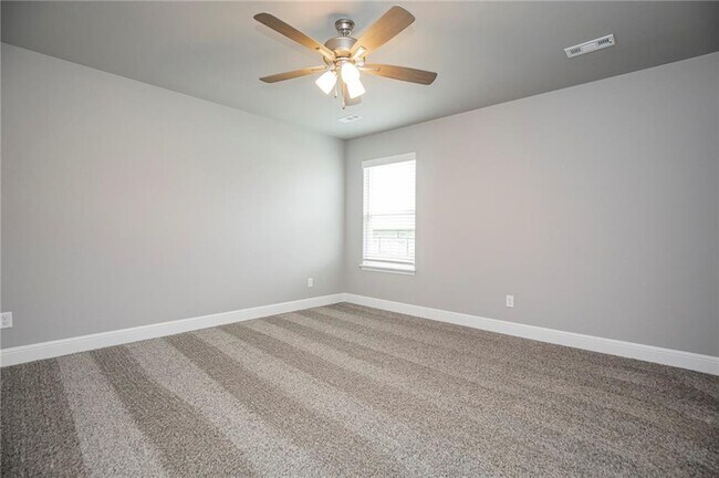 Building Photo - 2010 Periwinkle Pl