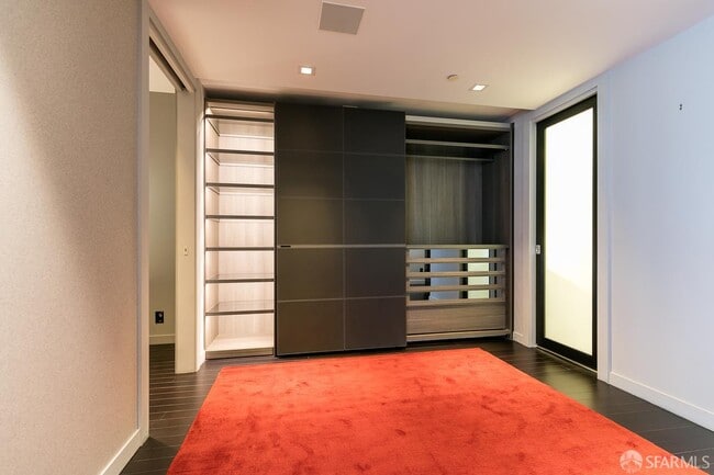 Building Photo - 333 Bush St