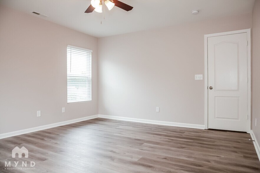 Building Photo - 10700 Parnie Ct