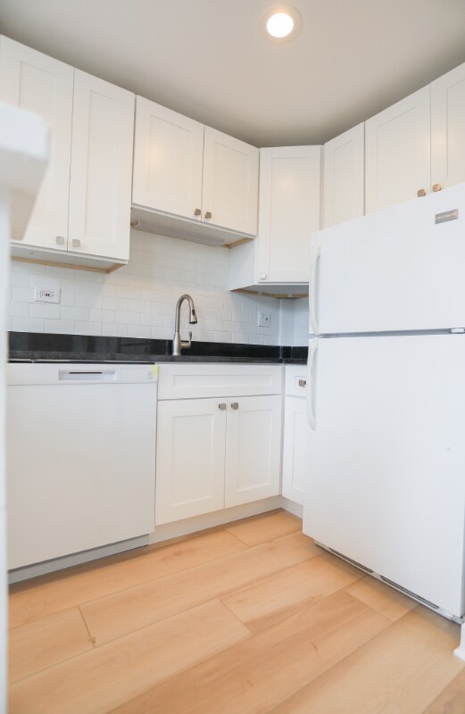 Building Photo - 1811 N Wells St