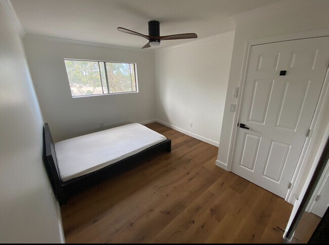 Building Photo - 2582 Del Mar Heights Rd