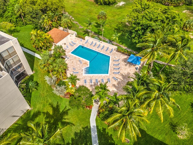 Building Photo - 5701 Camino Del Sol