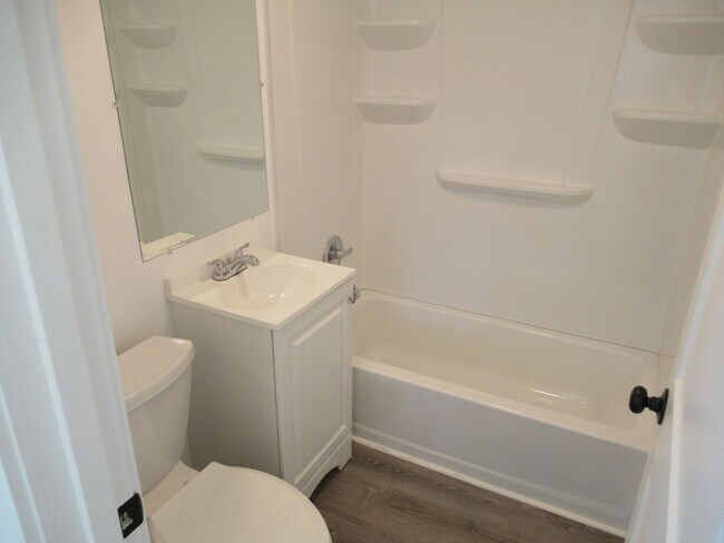 Building Photo - Total Remodeled One Bedroom