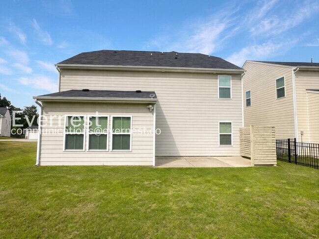 Building Photo - Limited Time Special Offer / 4 Bed, 2.5 Bath Home with Garage / Pet-Friendly / Vouchers Accepted ...