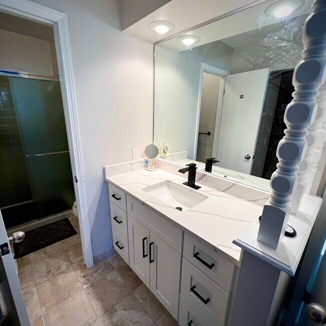 Building Photo - 14372 W Archer Ave