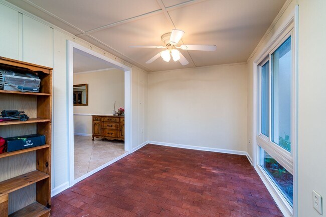 Building Photo - Mount Pleasant Townhome for Rent!