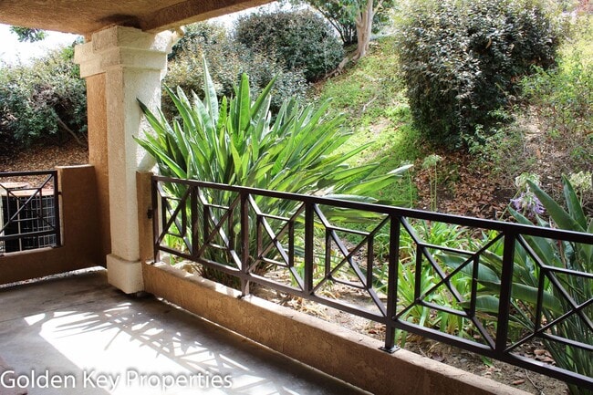 Building Photo - 2BR/2BATH Ground level Condo in La Costa Alta. 1 Car Garage! Community pool! Water/trash Included!