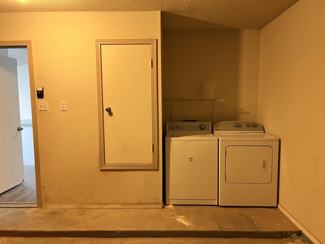 Building Photo - 3628 Tierra Alba Dr