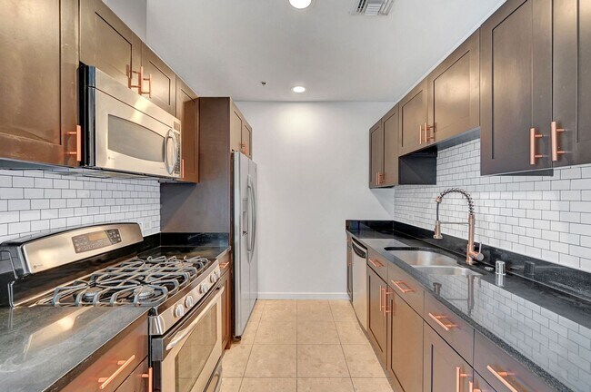 Building Photo - Panorama Towers Unit 602