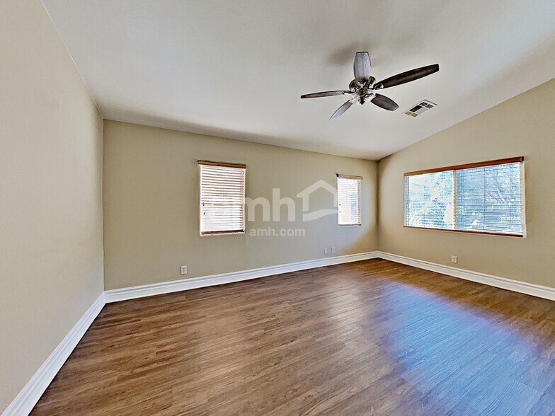 Building Photo - 229 Wicked Wedge Way