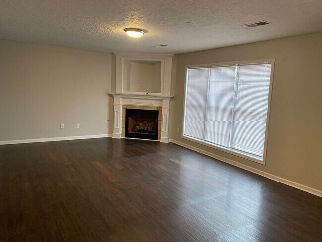 Building Photo - 68 Old Oak Cir