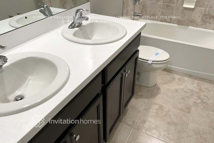 Building Photo - 519 Fort Pierce St SW