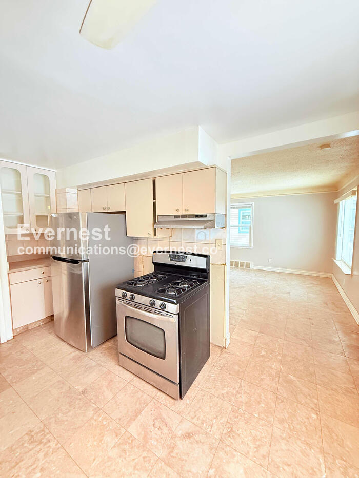 Building Photo - 6901 Heyden St