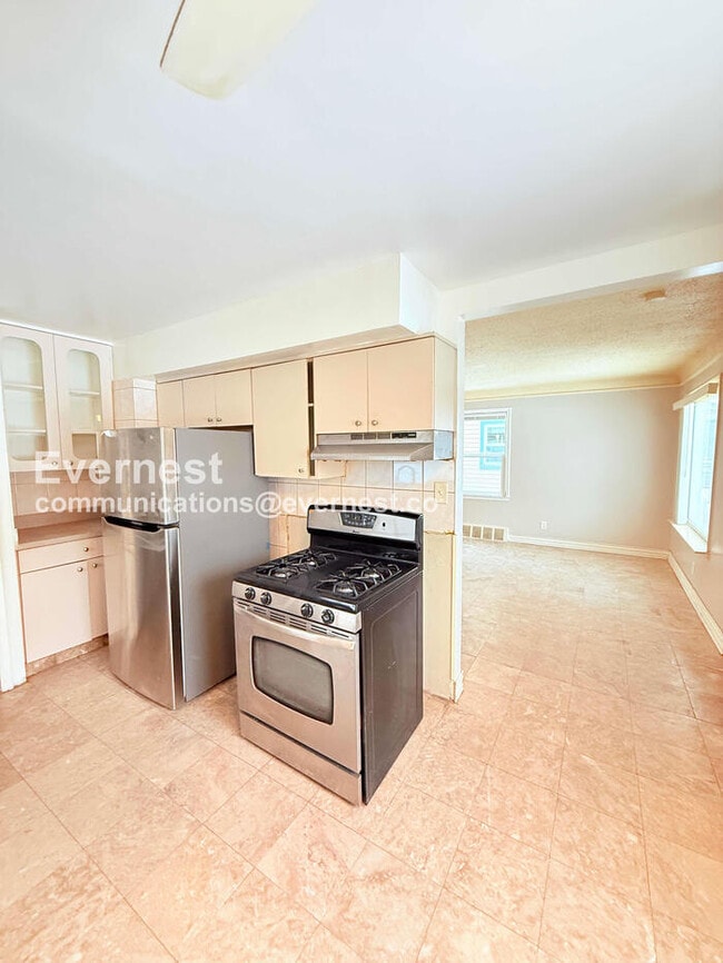 Building Photo - 6901 Heyden St