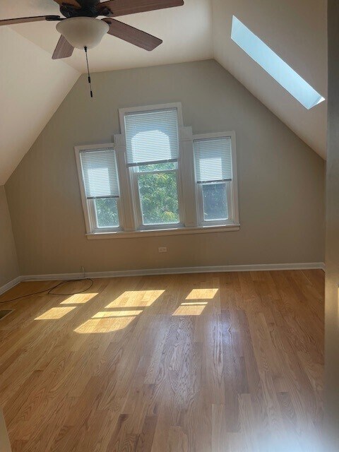 Building Photo - 1416 W Barry Ave
