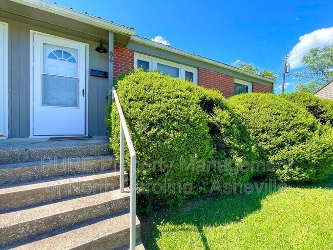 Primary Photo - 86 Trowbridge Ln