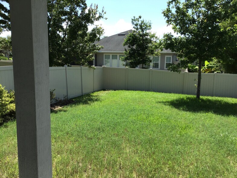 Building Photo - 31 Hiller Ln
