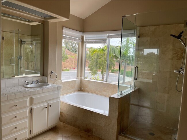 Building Photo - 14 Calella