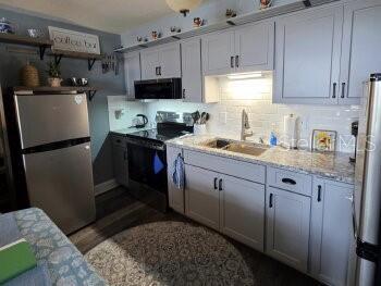 Building Photo - 4363 Tahitian Gardens Cir