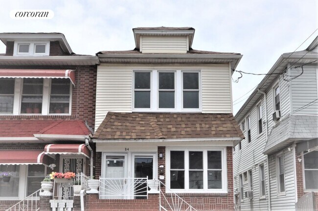 Building Photo - 84 E 40th St