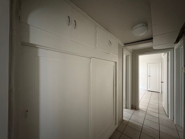 Building Photo - Genevieve House