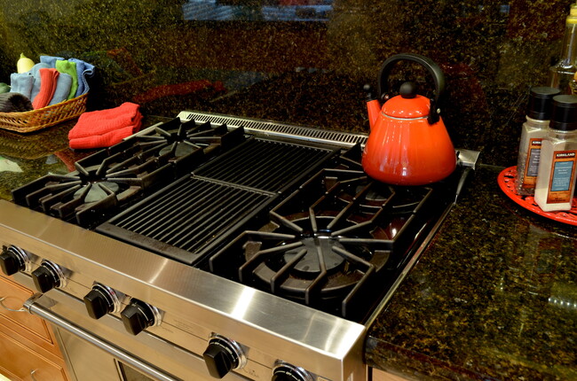 VIking Stove - 919 Agate St