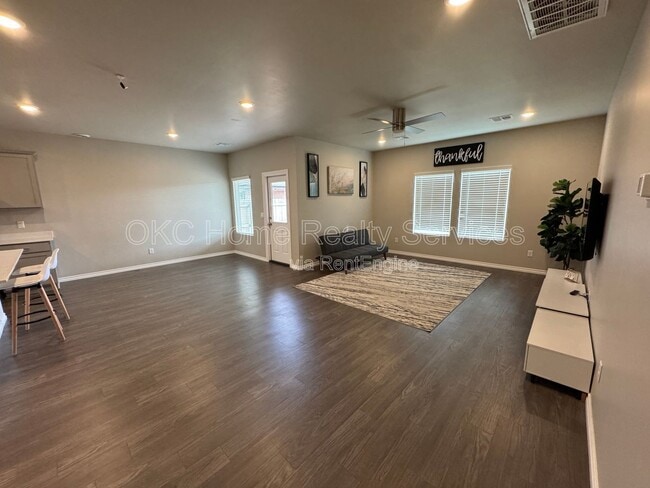 Building Photo - 2748 Alice Dr