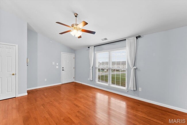 Building Photo - 729 Tower Grove Dr