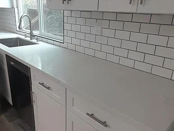 Building Photo - NO MIN CREDIT SCORE REQUIRED, BK OKAY, PAS...