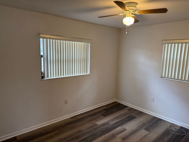 Building Photo - Water View - Remodeled 4 bedroom and 2 bath -  Sunroom