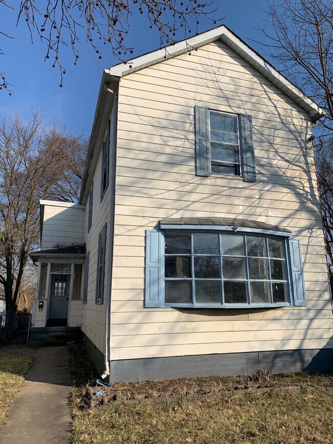 Primary Photo - 1836 Pleasant Ave