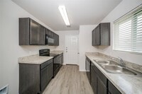 Building Photo - 206 Pronghorn Dr