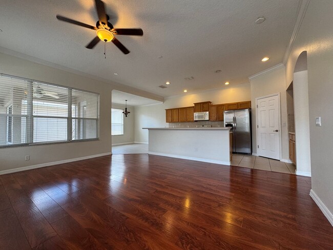 Building Photo - Gorgeous 4/3 Townhome in Oviedo ~ 2.5 Car ...
