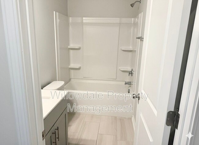 Building Photo - 1023 Tea Time Trl