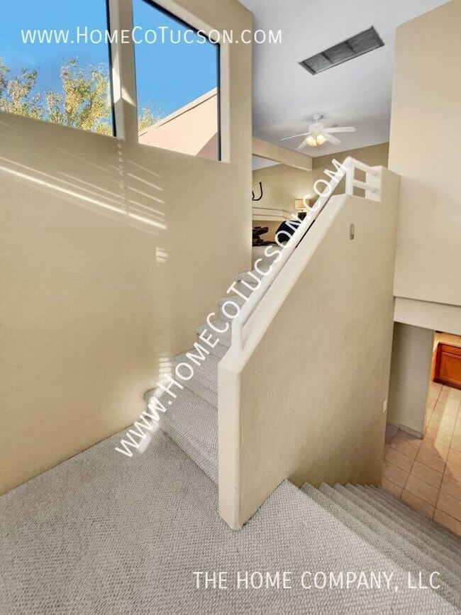 Building Photo - Short Term Furnished Foothills Condo 5675 N Camino Esplendora-2211