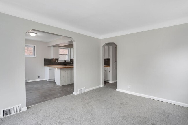 Building Photo - Completely remodeled 3 bed/1 bath Single F...