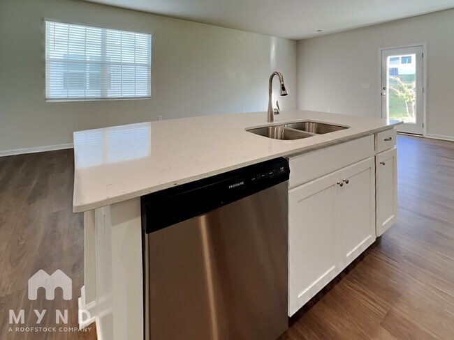 Building Photo - 132 Eagle Chase Dr