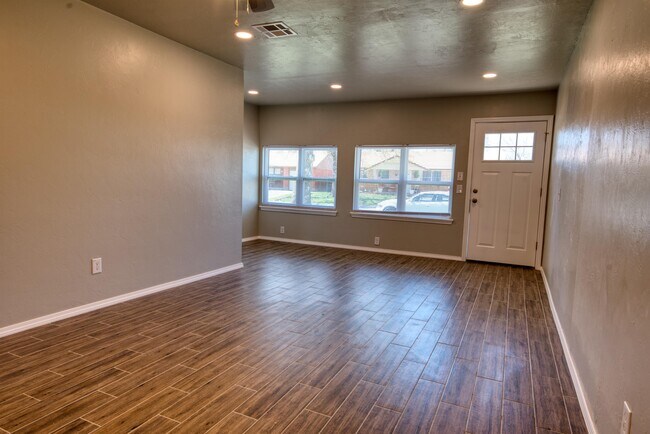 Building Photo - 808 Butler St