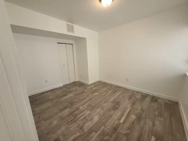 Building Photo - 551 Michigan Ave