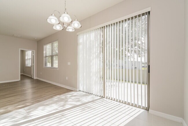 Building Photo - 1733 Cayman Cove Cir