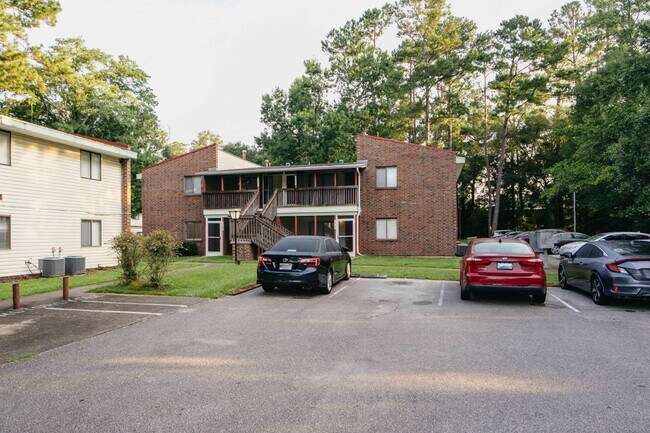 Building Photo - Cute 2 Bed 1 Bath condo in Mystic Woods