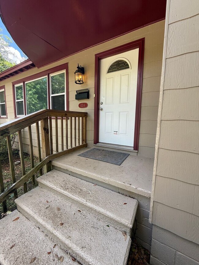 Building Photo - 3/2 Single Family Home Close to FSU!
