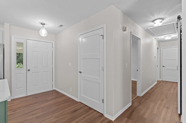 Building Photo - 3303 Marsh View Dr